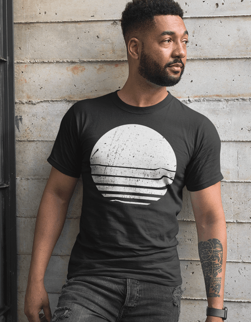 Load image into Gallery viewer, Moon T-shirt - La Bogota
