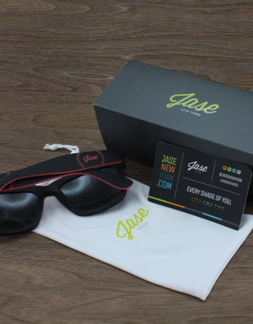 Load image into Gallery viewer, Jase New York Avery Sunglasses in Atomic Pink - La Bogota
