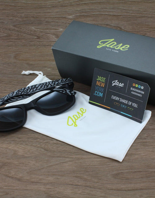 Load image into Gallery viewer, Jase New York Encore Sunglasses in Triple Black - La Bogota
