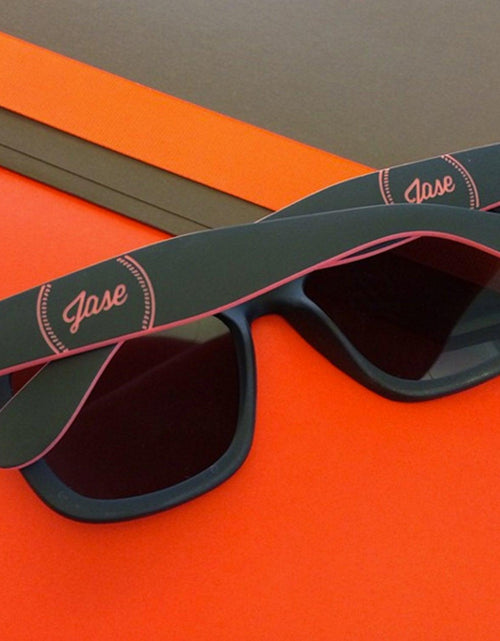 Load image into Gallery viewer, Jase New York Avery Sunglasses in Atomic Pink - La Bogota
