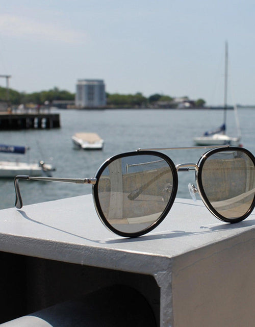 Load image into Gallery viewer, Jase New York Stark Sunglasses in Silver - La Bogota
