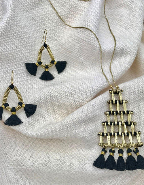 Load image into Gallery viewer, Kai Pyramid Necklace - La Bogota
